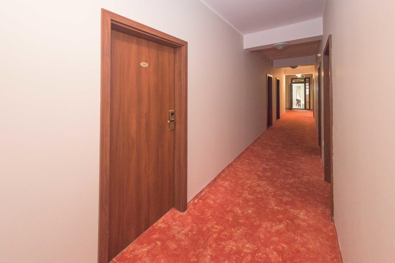 מאמאיה Hotel Promenada מראה חיצוני תמונה