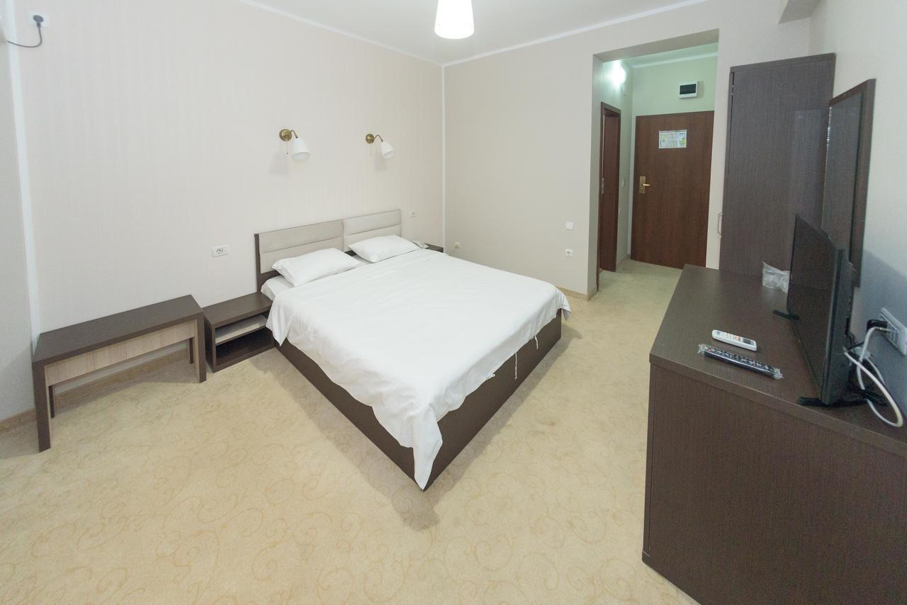 מאמאיה Hotel Promenada מראה חיצוני תמונה