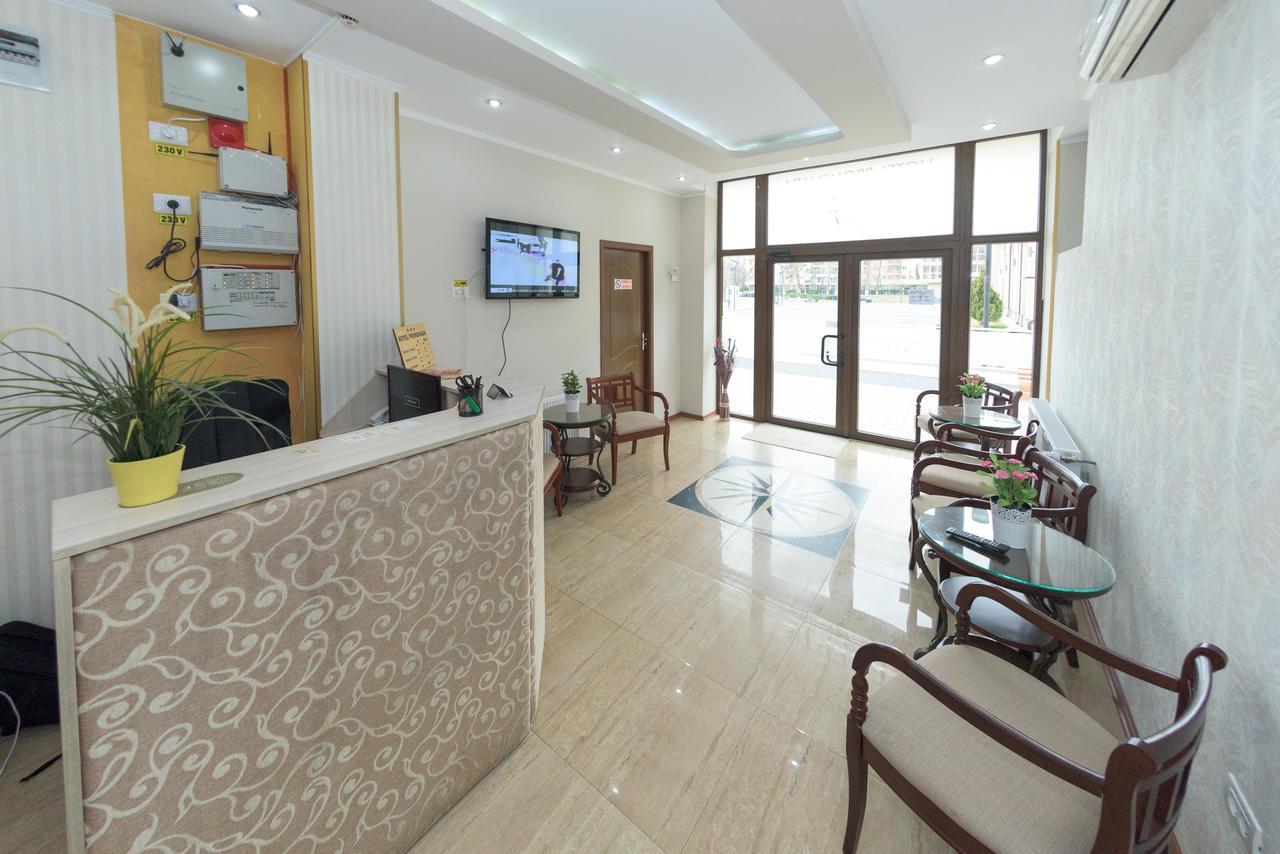 מאמאיה Hotel Promenada מראה חיצוני תמונה