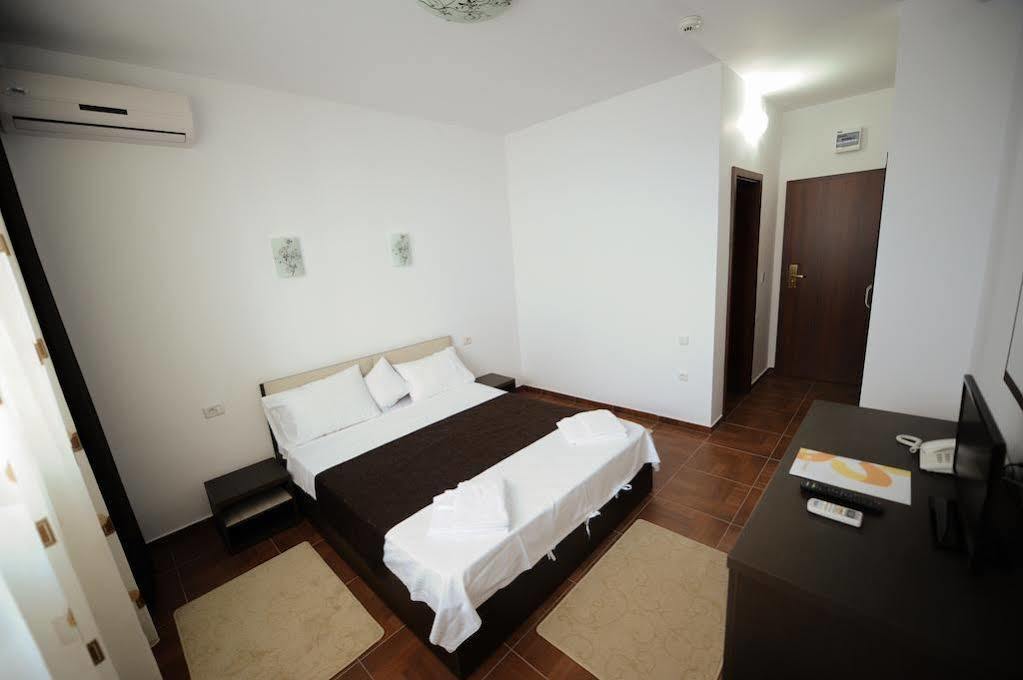 מאמאיה Hotel Promenada מראה חיצוני תמונה